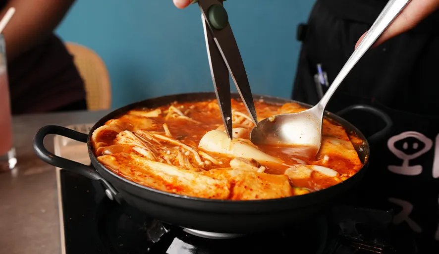 【台中韓式料理推薦】韓國烤肉、炸雞、部隊鍋通通有！3間人氣韓式餐廳評比