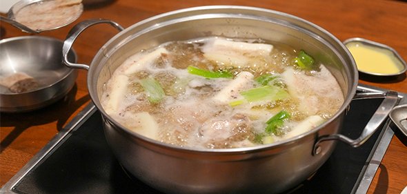 【廣藏一隻雞】復刻韓國一隻雞湯鍋，溫潤湯頭清爽暖胃！雙人套餐、菜單、評價