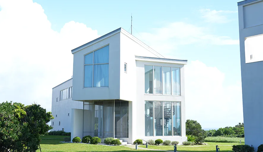 【日光·嶼南】夢幻純白海景民宿，拍照、賞景、放鬆一次滿足！完整心得分享