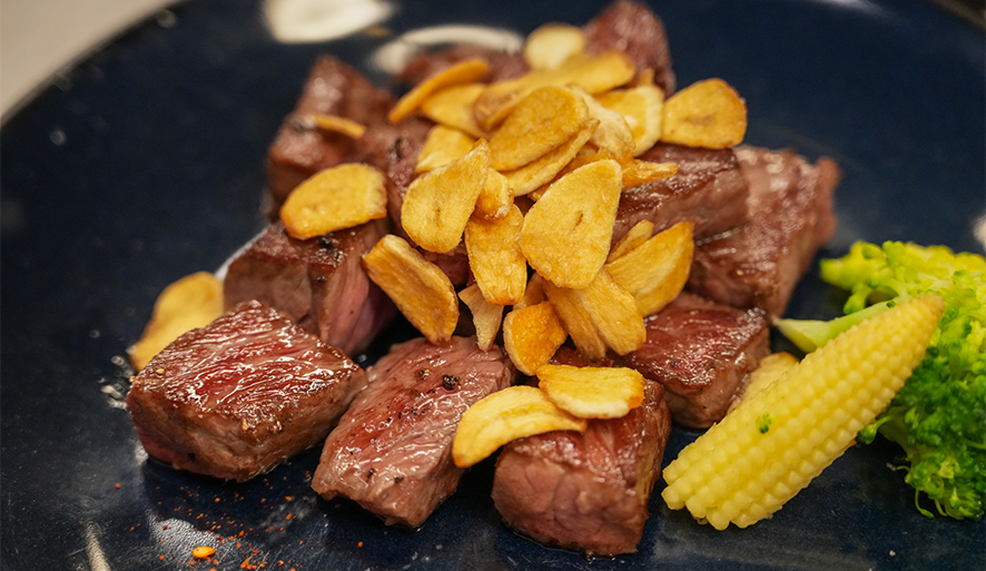 【暮燃鐵板燒】沒訂位吃不到的人氣鐵板燒！黃金松阪豬、美國牛小排一次滿足！