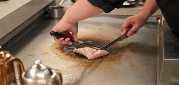 【暮燃鐵板燒】沒訂位吃不到的人氣鐵板燒！黃金松阪豬、美國牛小排一次滿足！