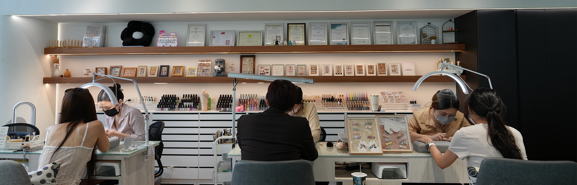 【Saturday Studio 灑脫點工作室】藍晒圖園區旁美甲沙龍，清透暈染小花美甲氣質滿分！