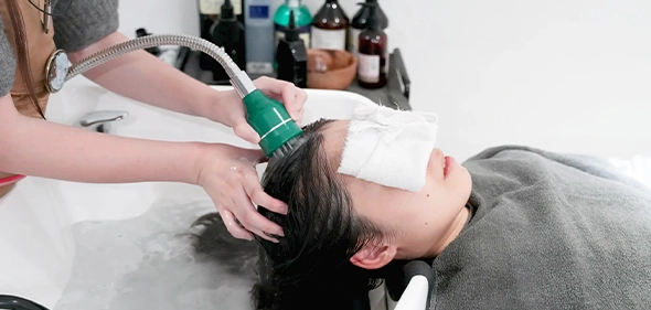 【初生生】跟頭皮屑掰掰！儀式感滿滿的沉浸式頭皮瑜珈！頭皮護理心得