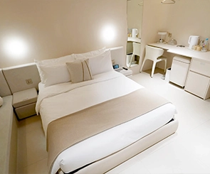 【樂爾公寓】好拍到手機沒空間！絕美奶油裸色系飯店開箱！雙人/四人房