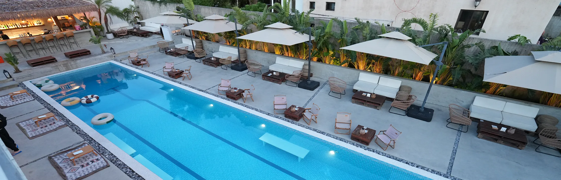 【Heyhey Bar】超 Chill 泳池酒吧推薦！池畔微醺特調 + 滿分度假氛圍