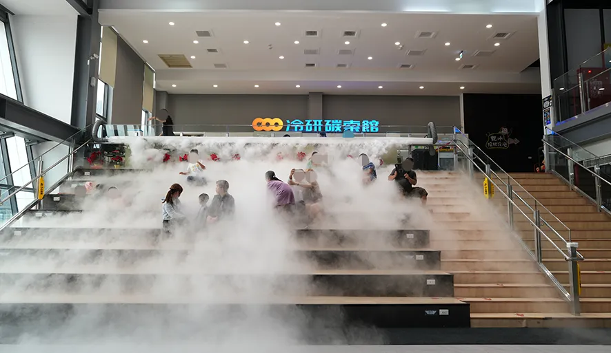 【冷研碳索館】全台首座氣體觀光工廠！乾冰瀑布、泡泡樹大人小孩嗨翻