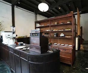 【木商珈琲】隱身巷弄的復古咖啡廳，必吃美味烈日鬆餅、特色飲品