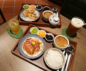 【迪宅南洋餐酒館】走進大稻埕吃亞洲創意料理！設計系老宅，包場也沒問題