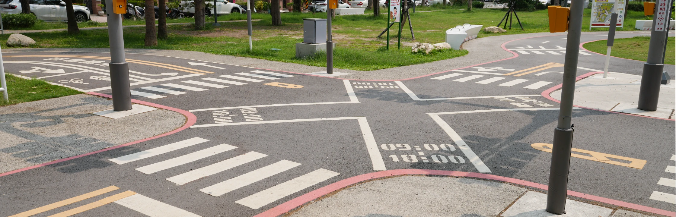 【台南市交通公園】模擬真實道路，一起來學交通規則！免費親子教育景點