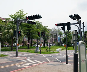 【台南市交通公園】模擬真實道路，一起來學交通規則！免費親子教育景點