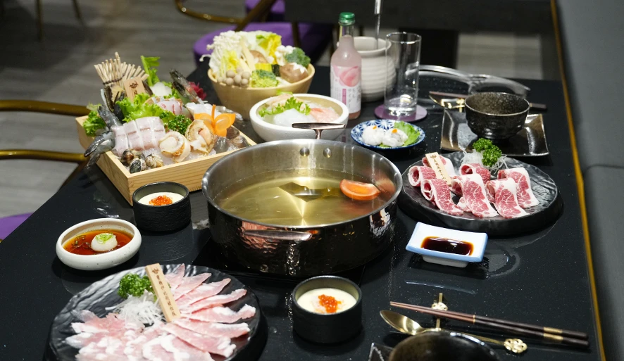 【京半鍋物】林百貨旁套餐式精緻火鍋！海陸雙享，雜炊超美味