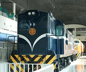 【苗栗火車頭園區】鐵道迷必收！近距離觀賞全臺最後一輛CT150型蒸汽機車！門票、交通